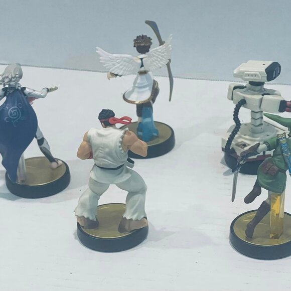 SUPER SMASH BRO NINTENDO AMIBO~Link~ Street Fighter Ry4~ Corrin Player~and MORE - Picture 4 of 14